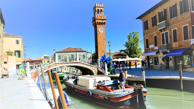 Day Trip from Venice - Murano famous for glass making and colorful island of Burano