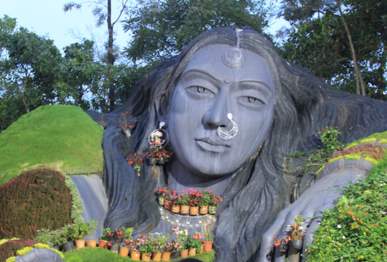 Siri Cafe entrance - Sculpture of a lady - Chikmagalur