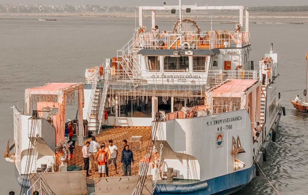 Alakanada Cruise Varanasi - Vivekanada Cruise