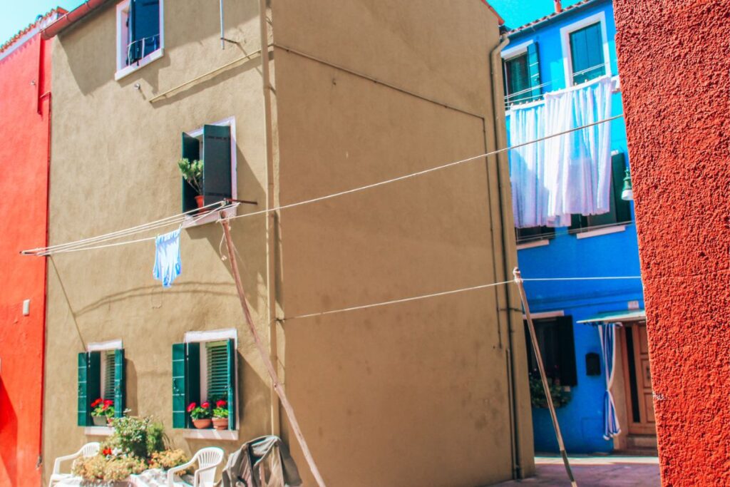 House with flowers - Burano